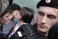 Redactor ruso arrestado por escribir 'ser gay es normal'