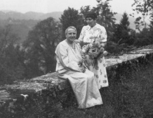075-gertrude-stein-alice-b-toklas-theredlist